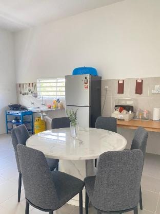 Kaka Homestay/Pool/Yarra Park/EventAllowed/12pax Vacation rental in Kedah