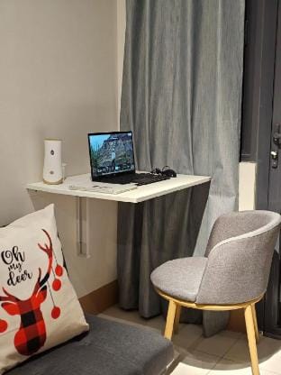 Best place for you - Mall of Asia & Airport! WIFI Apartment in Pasay
