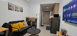 WFH & Staycation in1 Mall of Asia/Airport, Netflix Apartment in Pasay