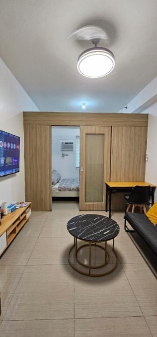 WFH & Staycation in1 Mall of Asia/Airport, Netflix Apartment in Pasay