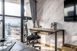 High Floor New Bldg | 5★ Ximending, Stunning Views Apartment in Taipei City