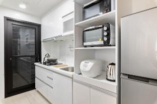 Stylish & Comfortable 2B1bLK, 5 Min to Ximen MRT Apartment in Taipei City