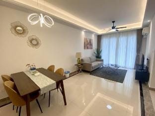 R&F Deluxe 2R1B Homestay By Wan Li Vacation rental in Johor Bahru