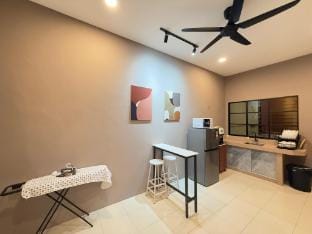 FunkyVila6 14Pax 4BR Near188Tower, HTTA, Airport Vacation rental in Pahang, Malaysia