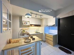Team Kahoy 2-BR Condo City View w/ Netflix & Pool Apartment in Quezon City