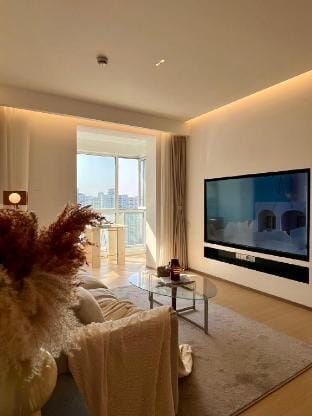 Sunny Abode鼎园A Newly renovated near Xintiandi Apartment in Shanghai