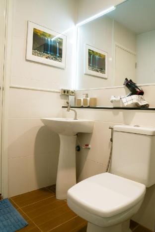 Frugal Serviced Studio-Homey and near MRT Apartment in Bangkok