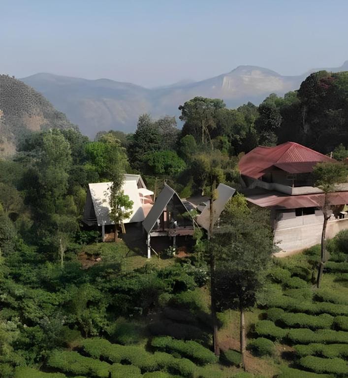 The Breeze Cottage Hotel in Karnataka