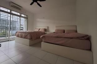 E04-Tebrau Staycation Walking - Aeon & Ikea Vacation rental in Johor Bahru