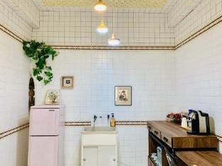 古堡民宿 ｜包棟含電動麻將、switch Bed and Breakfast in Kaohsiung