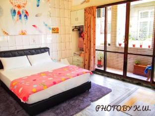 古堡民宿 ｜包棟含電動麻將、switch Bed and Breakfast in Kaohsiung