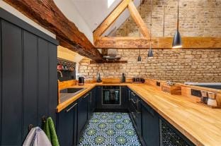 Stylish central 6 bedroom converted Granary Vacation rental in South Kesteven District