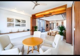 Beachfront Da Nang- Free pick up Vacation rental in Hoa Hai