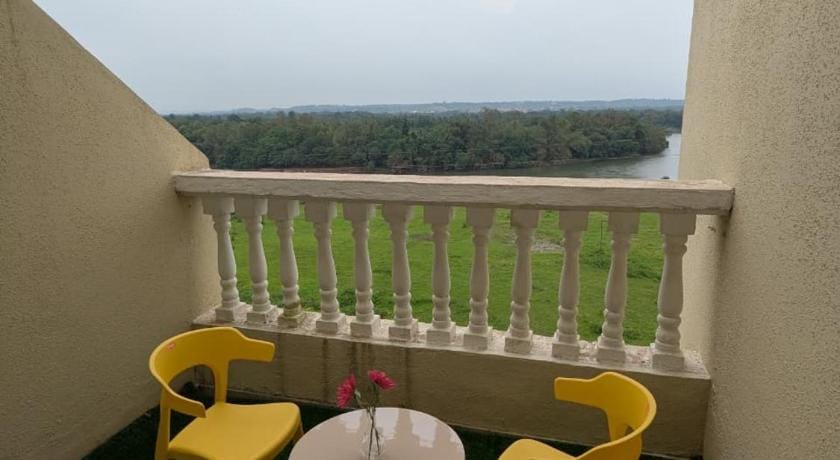 Mountain Breeze Home Stay Hotel in Maharashtra
