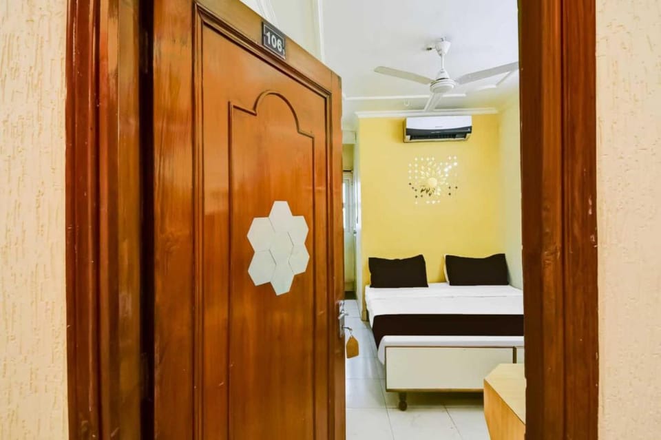 Super Hotel O Sindhi Camp Formerly Hotel Paul Avenue Hotel in Jaipur