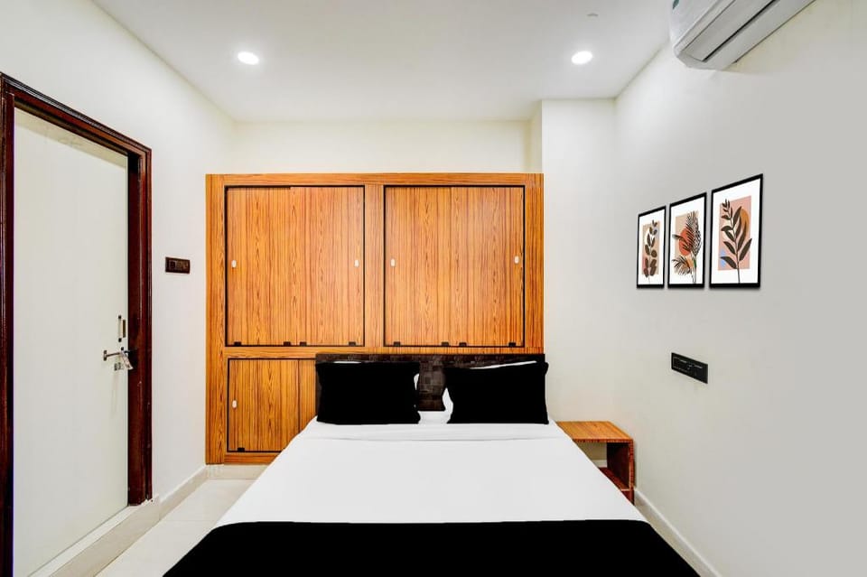 Super Hotel O SNIST University Hyderabad Formerly Hari Hara Enterprise Hotel in Secunderabad