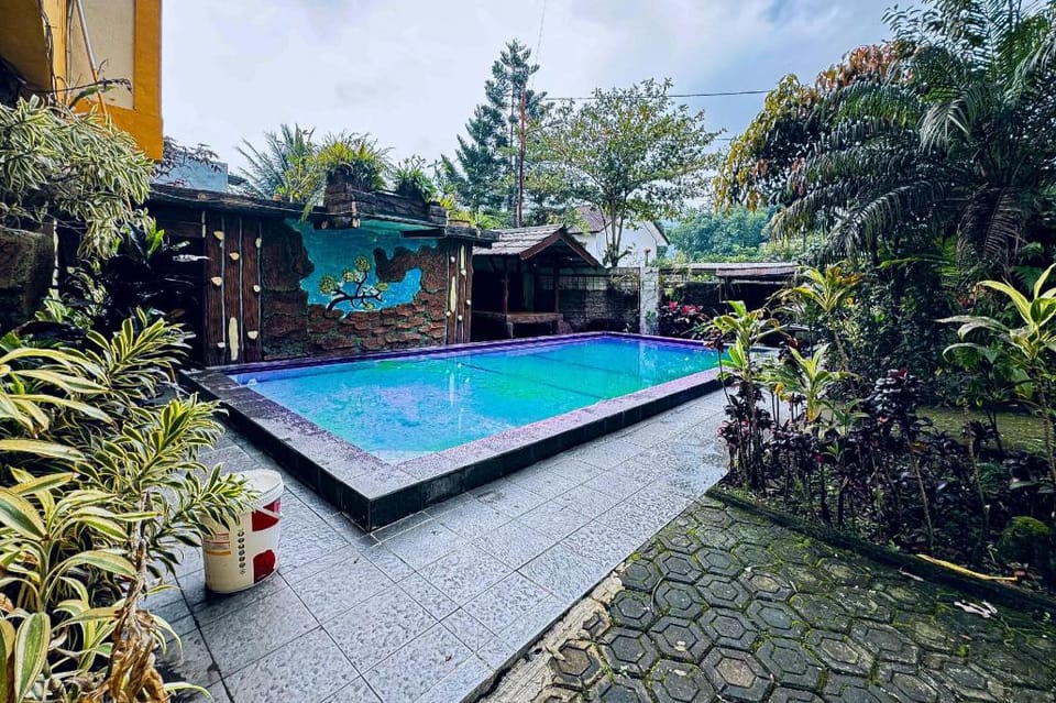 Wisma 24 at Hankam Puncak RedPartner Hotel in Cisarua