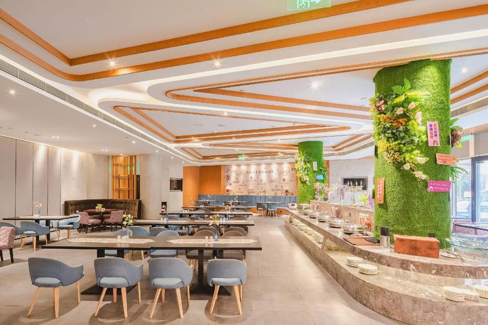 成都索菲斯喀萩莎酒店文殊院梁家巷地铁站店 Bed and Breakfast in Chengdu