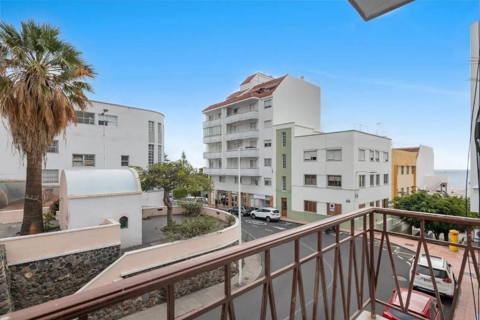 Home 2 BED ROOM & WIFI FREE LA PALMA CITY Apartment in La Palma