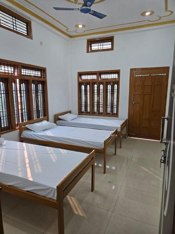 AARNA GUESTHOUSE Hotel in Varanasi