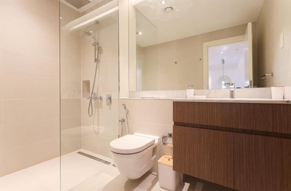 Elite LUX Holiday Homes - 1BHK Beachside Retreat at Port De La Mer, Dubai Apartment in Dubai