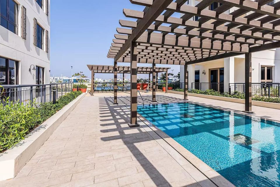 Elite LUX Holiday Homes - 1BHK Beachside Retreat at Port De La Mer, Dubai Apartment in Dubai