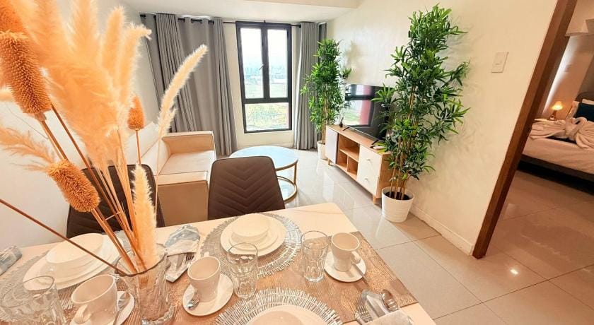 Sapphire Seaview Park Hotel in Las Pinas