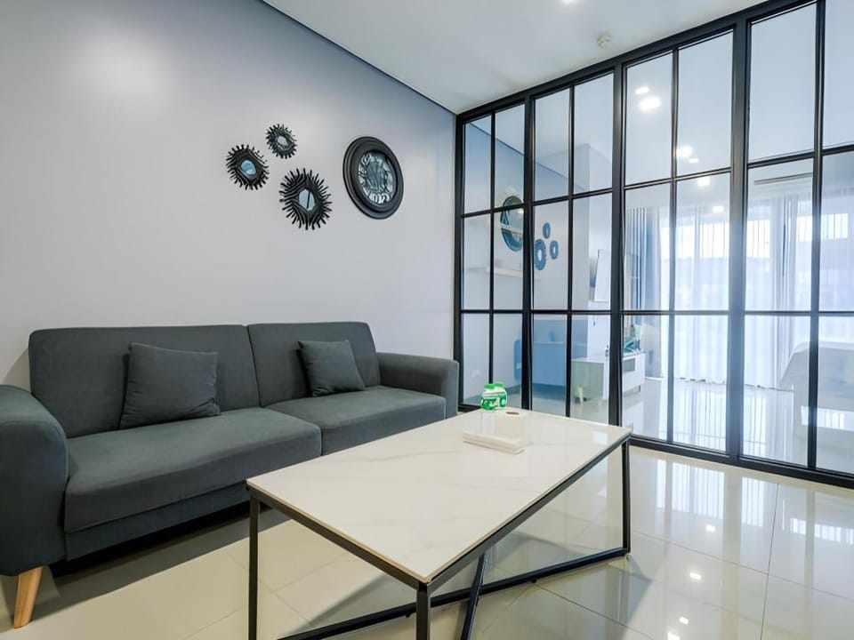 Sapphire Seaview Park Hotel in Las Pinas