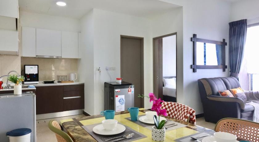 Silverscape - Luxury 3-4BR with Bathtub I 6-11pax I Infinity Pool I JonkerSt - Managed by Alviv Home Apartment in Malacca