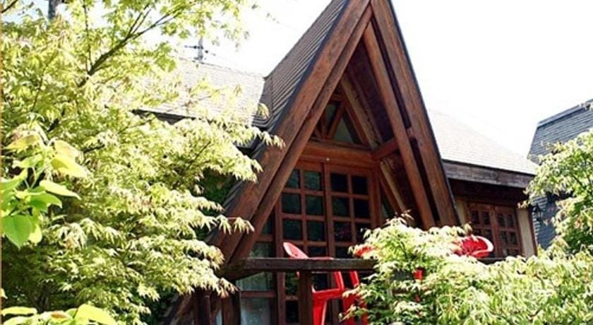 Jecheon Areumdaun Sesang Pension Bed and Breakfast in South Korea