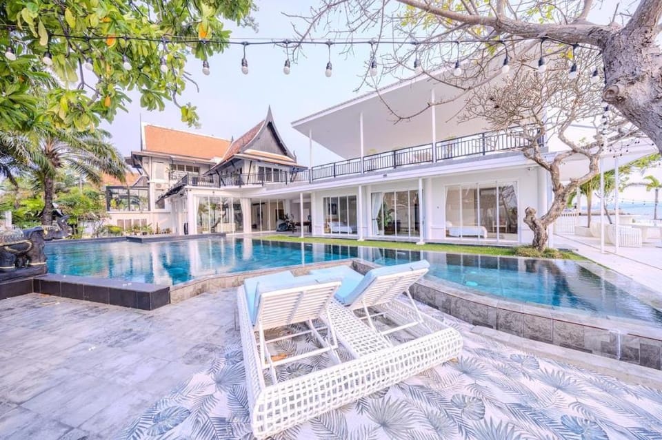 Pattaya sea house pool villa 芭提雅海屋度假民宿1号房 Villa in Pattaya City