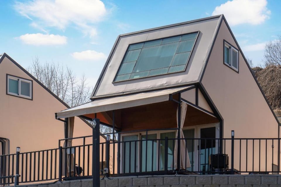 Violin Glamping Caravan Bed and Breakfast in Gyeonggi-do