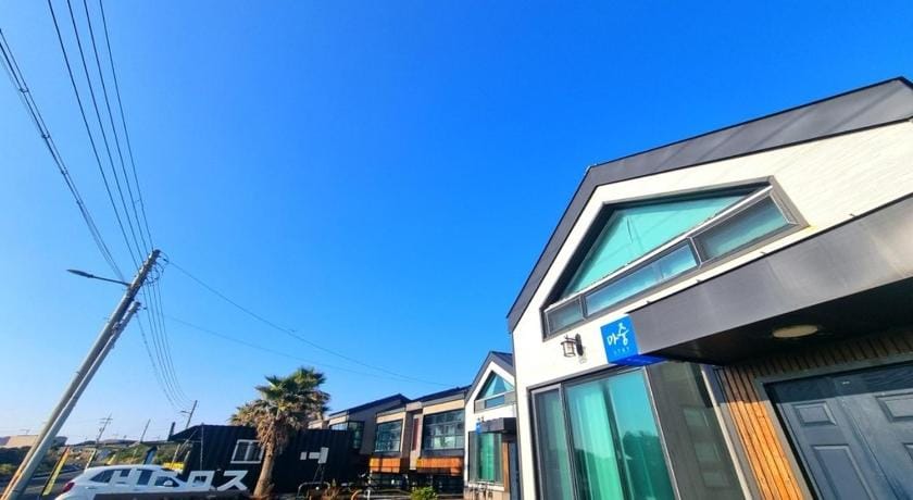 Jeju Badamajoong Pension Bed and Breakfast in South Korea