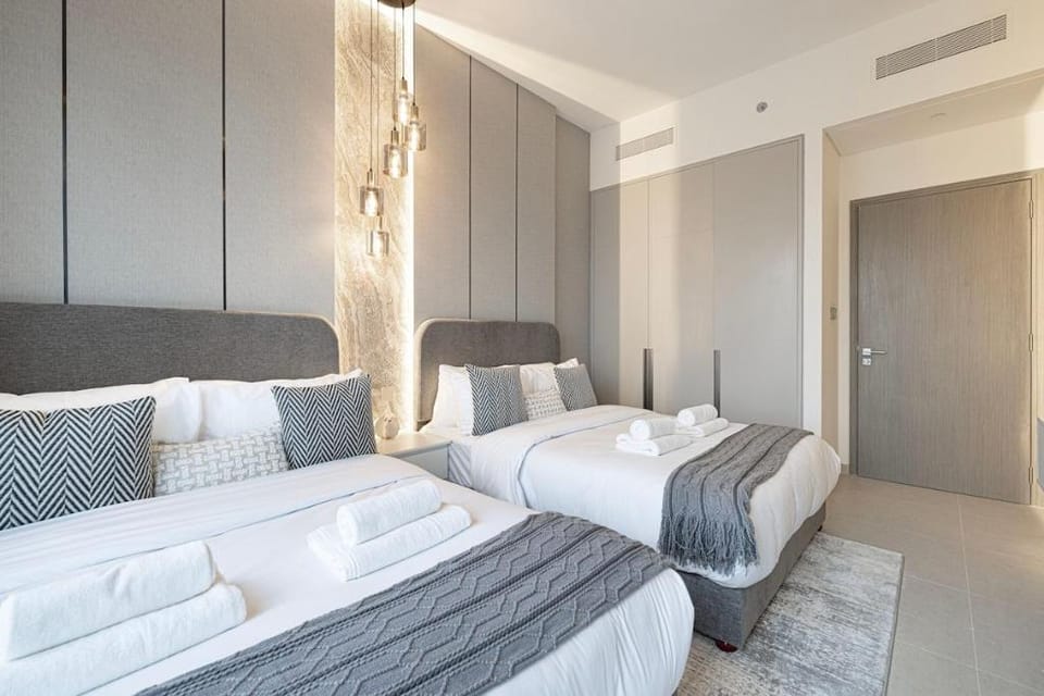 Gogoto Ultra LUX Burj View Spacious High Floor Apartment in Dubai