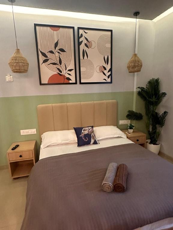 Zenn-Private Studio with Balcony| Smart Tv WiFi AC Apartment in Pune