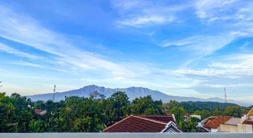 Urbanview @ Sutomo Syariah near RSUD Nganjuk Hotel in East Java
