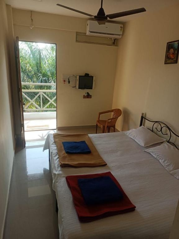 Vrundavan  Guest House Guhagar Hotel in Maharashtra