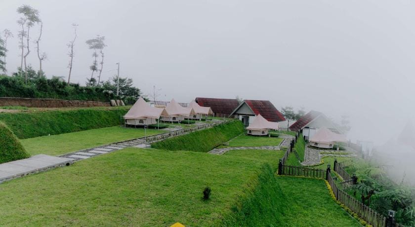 Glamping Telaga Menjer By Travelink Vacation rental in Indonesia