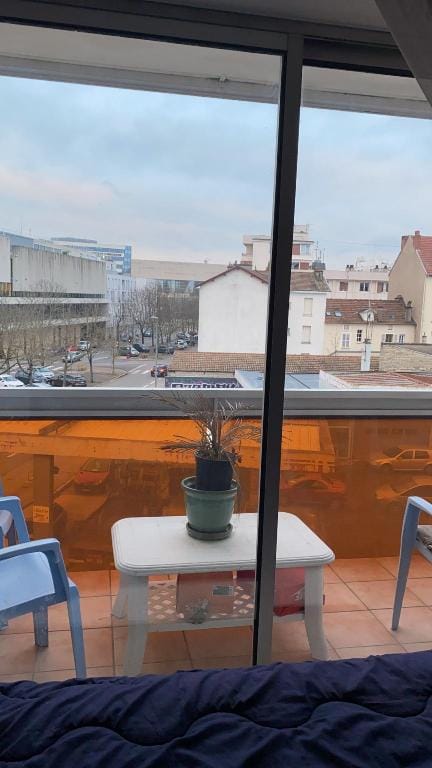 Apartment in the city center and close to the Parc Des Expositions Apartment in Dijon