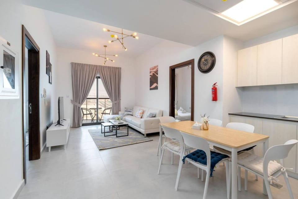 Delightful 2 Bedrooms In Jumeirah Village Circle Apartment in Dubai
