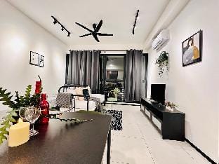 UrbanSuite Breathtaking 3BR Homestay@ Town B3110 N Vacation rental in George Town