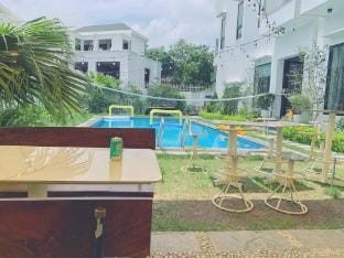 Lyn House pool villa Ecopark Apartment in Laos