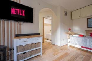 Relaxing 1BR Deptford Stay -Wi-Fi -Sleep 4 Apartment in London Borough of Southwark