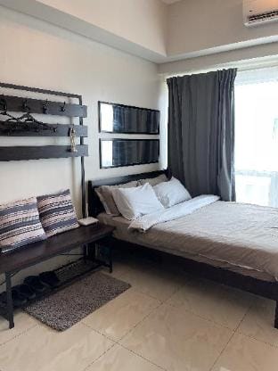 Lower Penthouse Condo in Makati CBD Apartment in Pasay