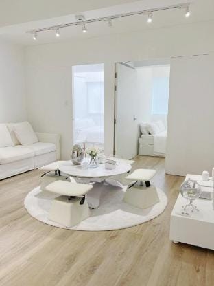 The Davis Haus Modern Luxurious Central near MTR Apartment in Hong Kong