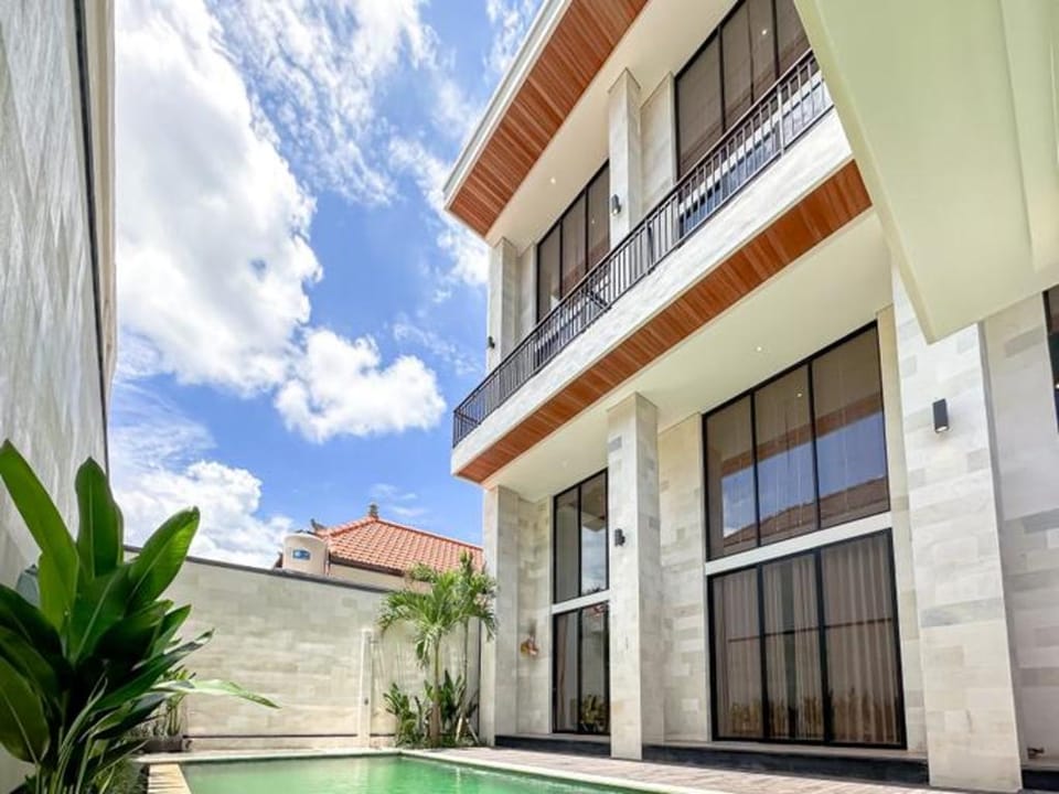 Olala Loft Seminyak Hotel in Kuta