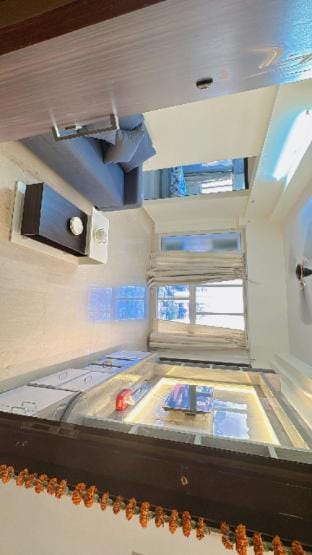Pixiestays| smart,Tv, AC, Wifi |1807 2BHK Malad Apartment in Mumbai