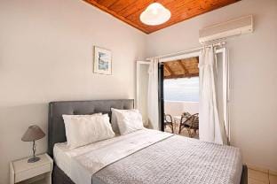 Apartment Thalia - peaceful, 100m to beach Apartment in Corfu, Greece