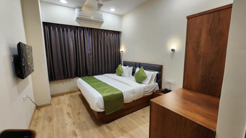 Hotel The Aeraj Hotel in Ahmedabad