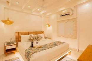 ELIVAAS House of Neptune 1BHK Cottage on the Beach Apartment in Mandrem